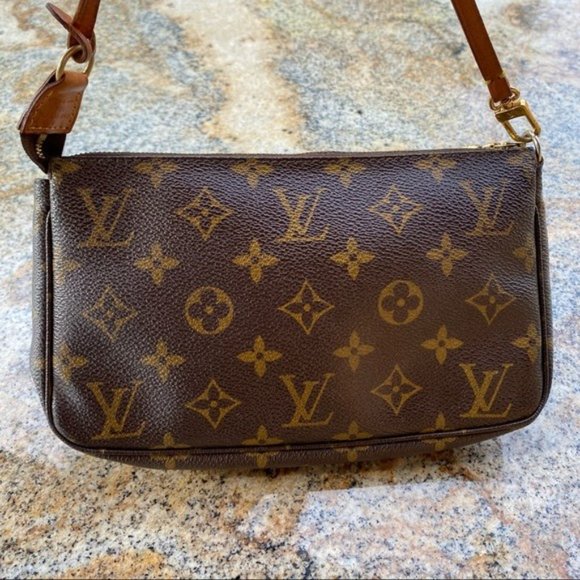 SOLD Louis Vuitton Monogram Pochette Accessoires SD0052 - Picture 4 of 16
